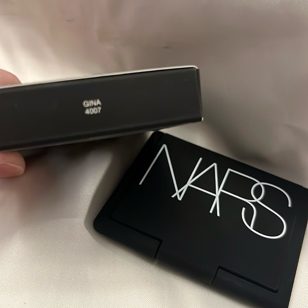 NARS Blush - Gina - Picture 3 of 3